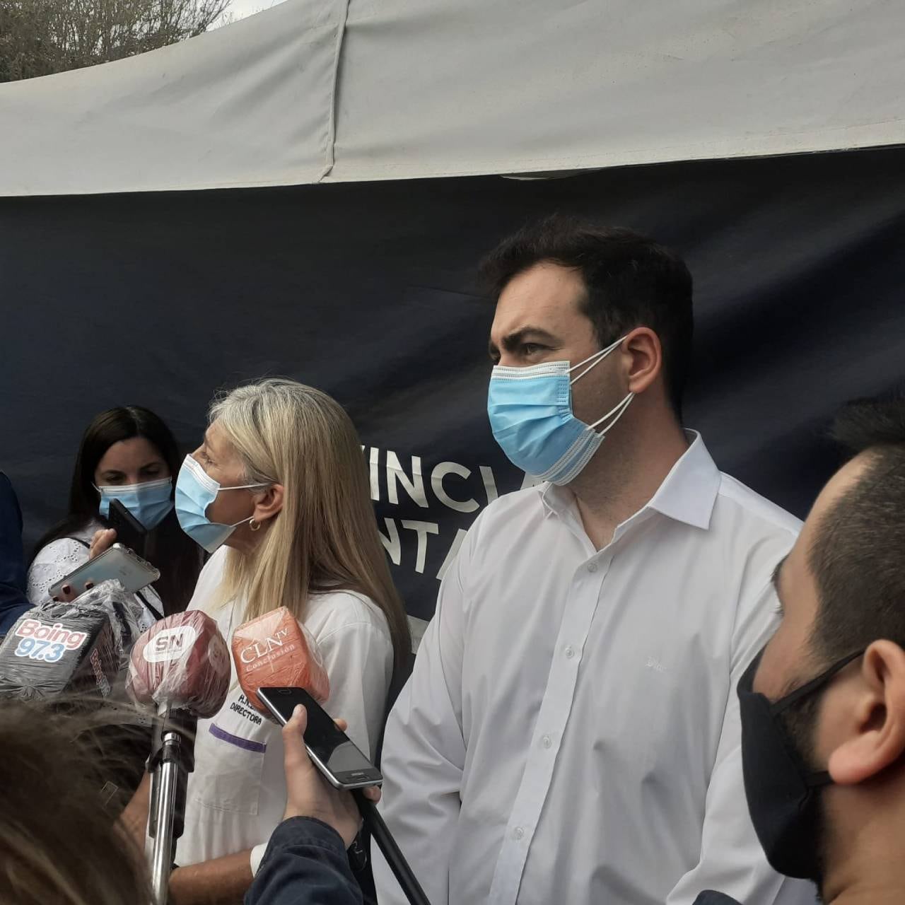 Autoridades provinciales ofrecieron una conferencia de prensa sobre la campaña de vacunación en Santa Fe.