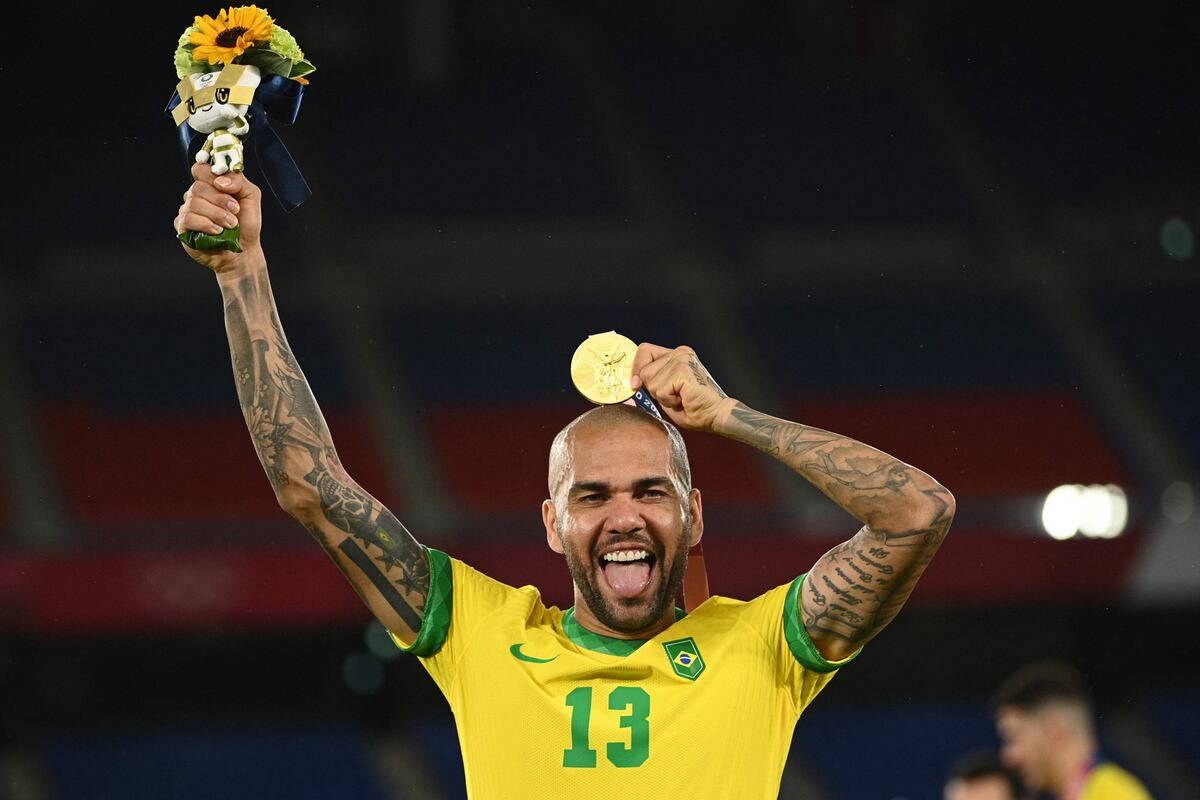 Dani Alves contestó al deseo de Lionel Messi: “Sos el más grande, puedes superarme cuando quieras”