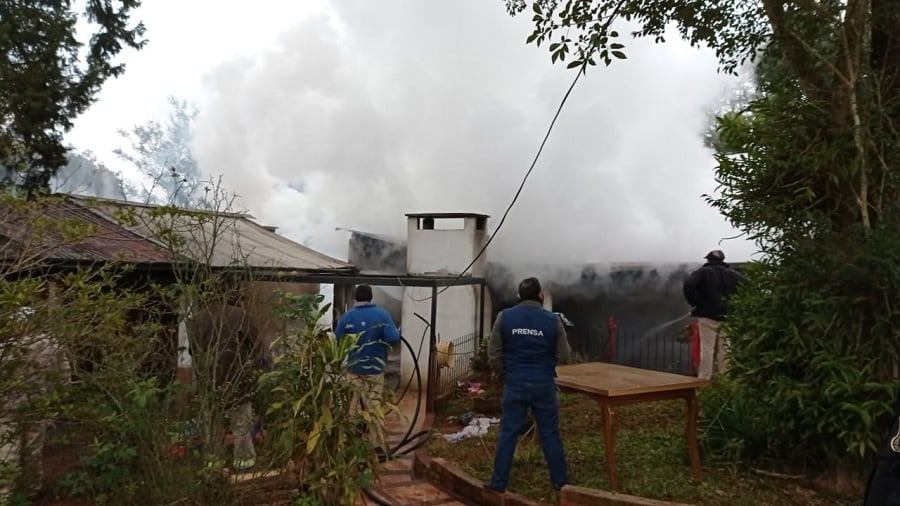 La policía y los bomberos trabajaron en conjunto.