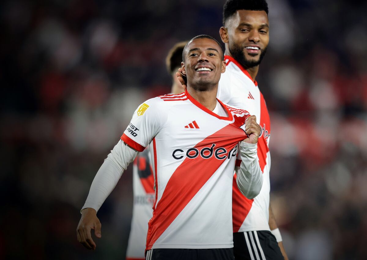 Adiós a River: De la Cruz posó en un video con la camiseta de Flamengo