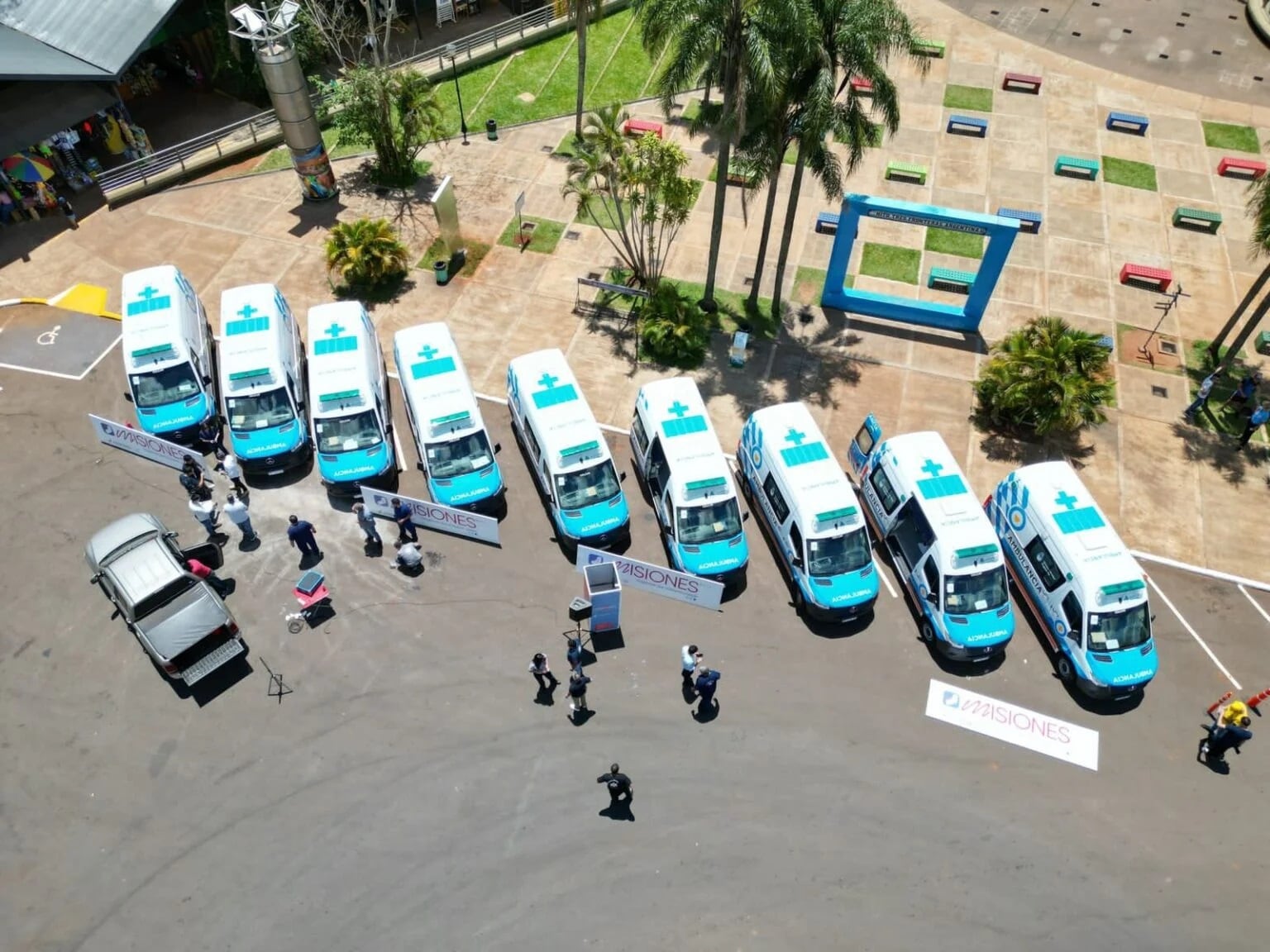 Entrega de ambulancias en Puerto Iguazú