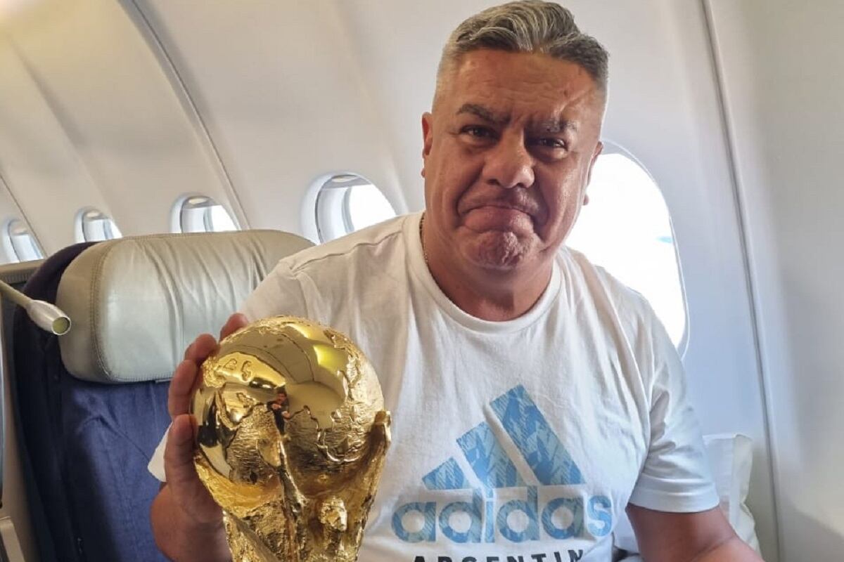 Claudio "Chiqui" Tapia y la Copa del Mundo, rumbo a Argentina (Twitter)