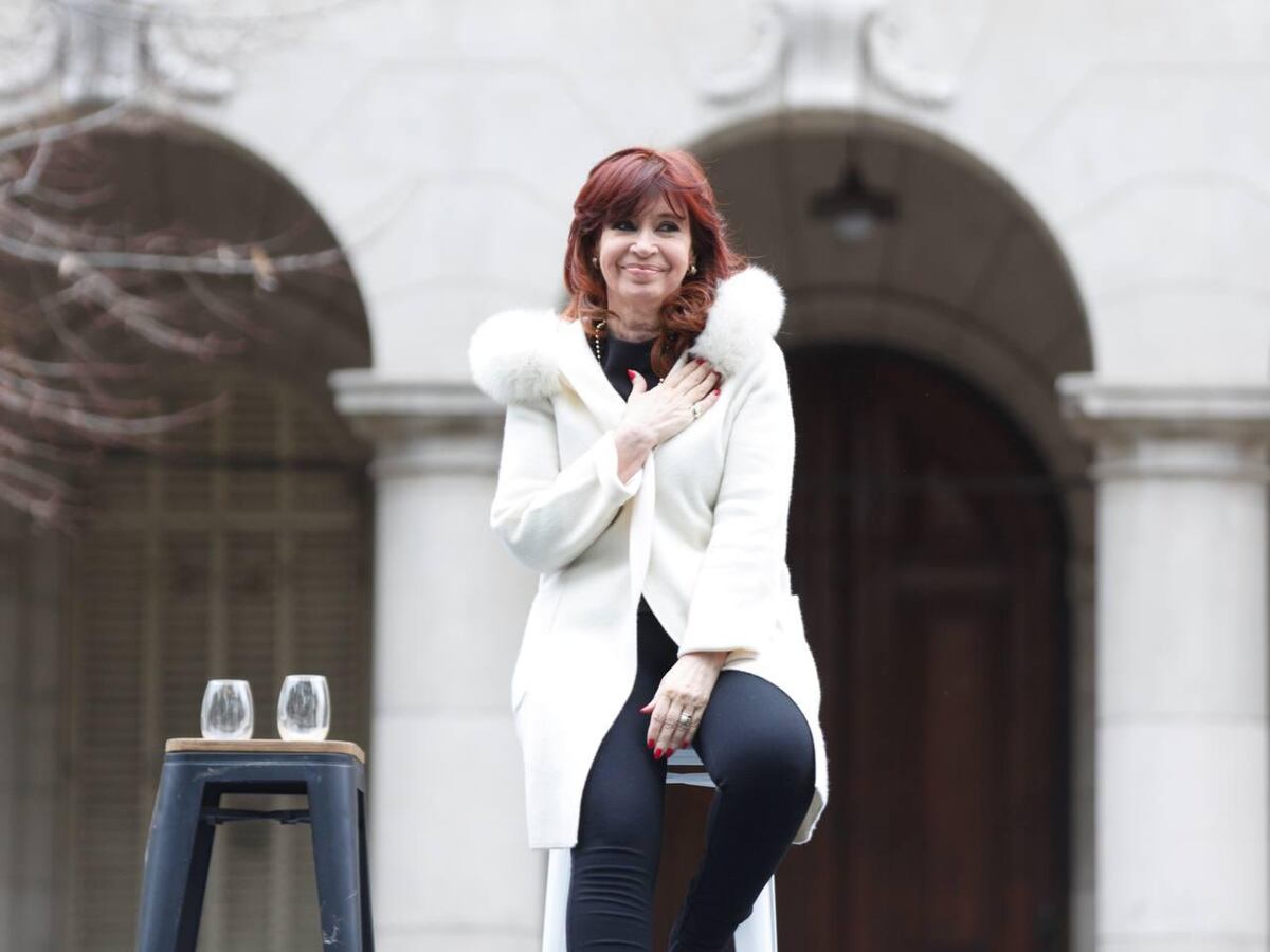 Cristina Kirchner: “Dejemos a la vacuna y a la pandemia fuera de la disputa política”
