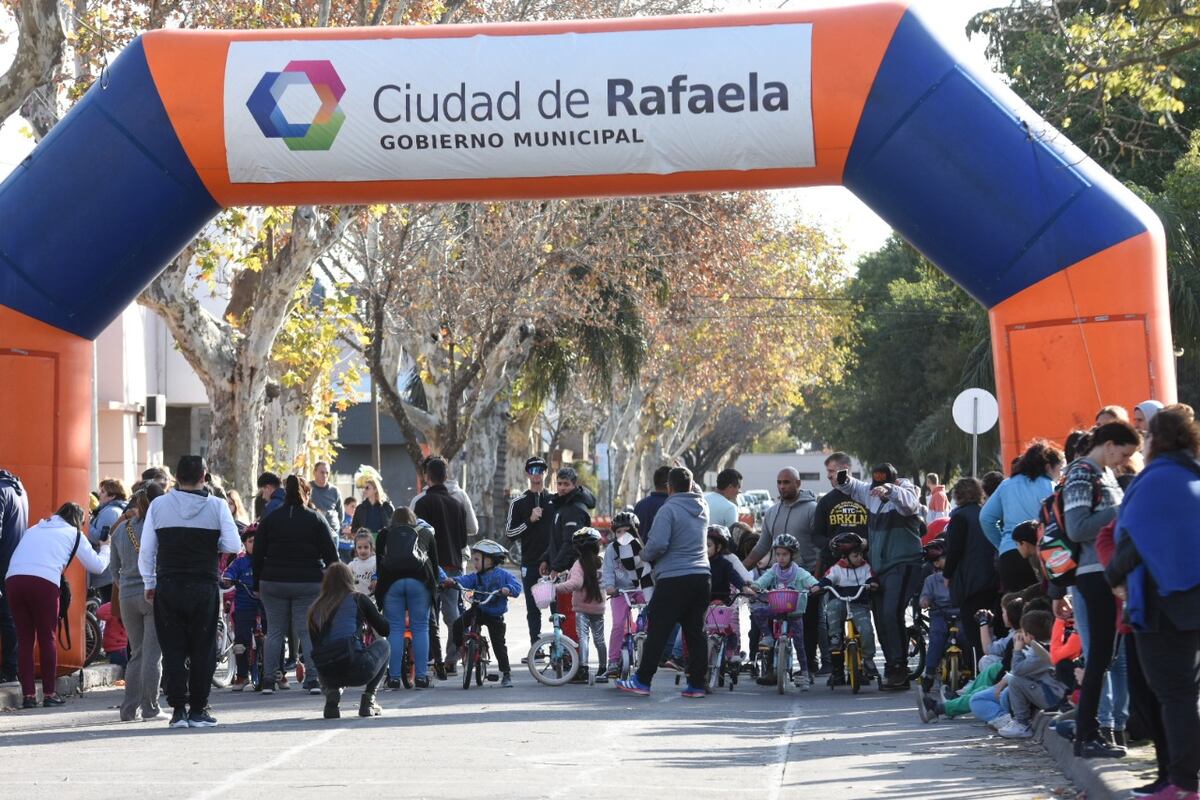 Más de 100 chicos y chicas participaron de “Ciclismo en los Barrios”