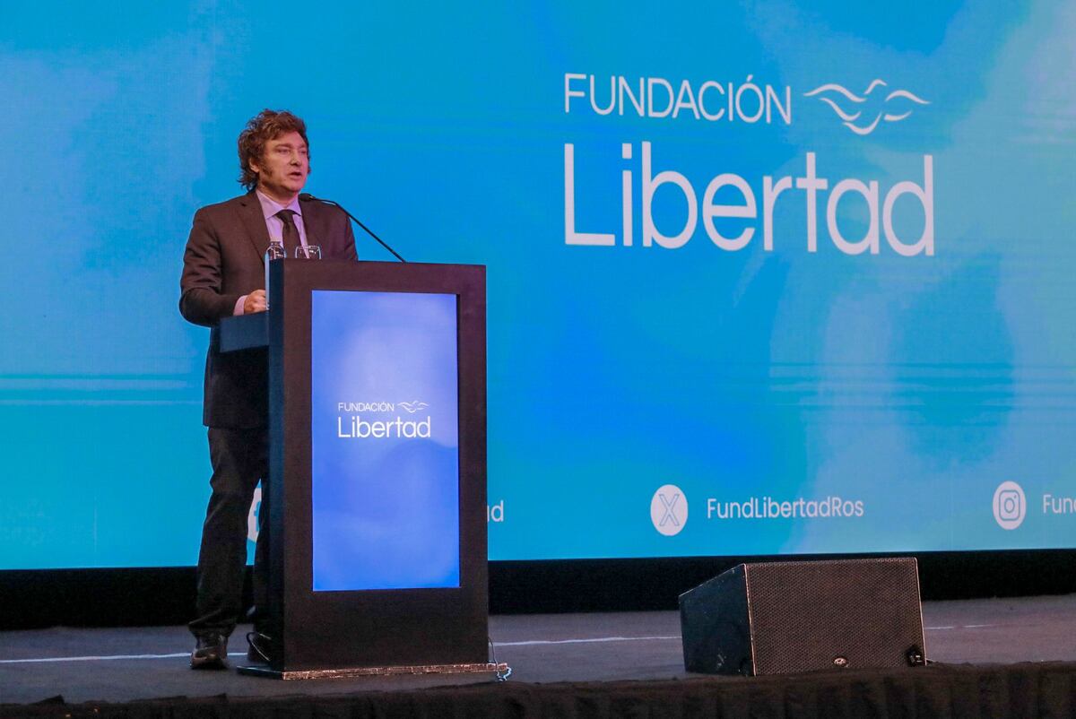 Milei volvió a cargar contra los políticos: “Tienen la culpa de que haya gente cagándose de hambre”