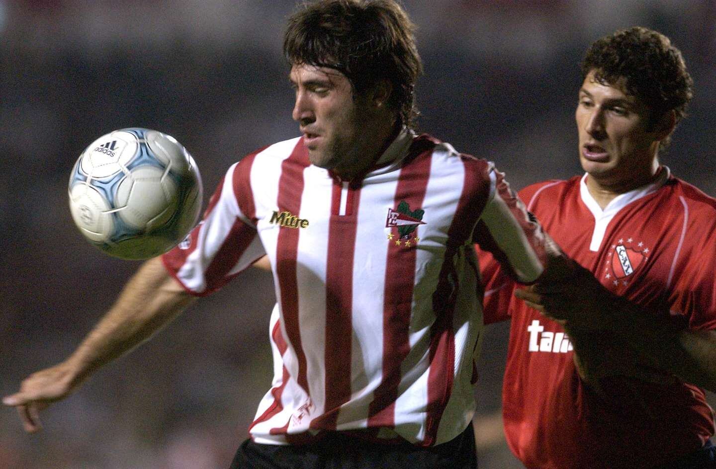 El exjugador debutó frente a Estudiantes, en 2004.