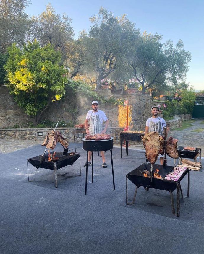 Gastón con su parrillada