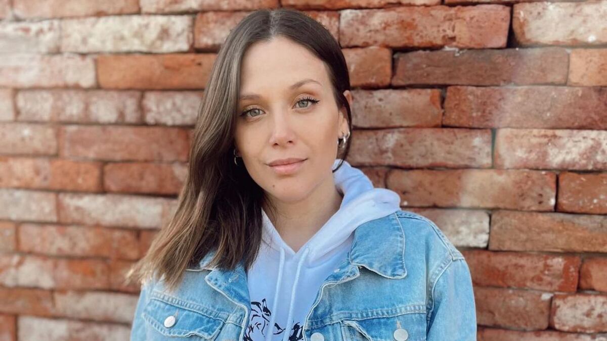 Barbie Vélez combatió el calor en microbikini amarilla y mostró su pancita: “28 semanas”
