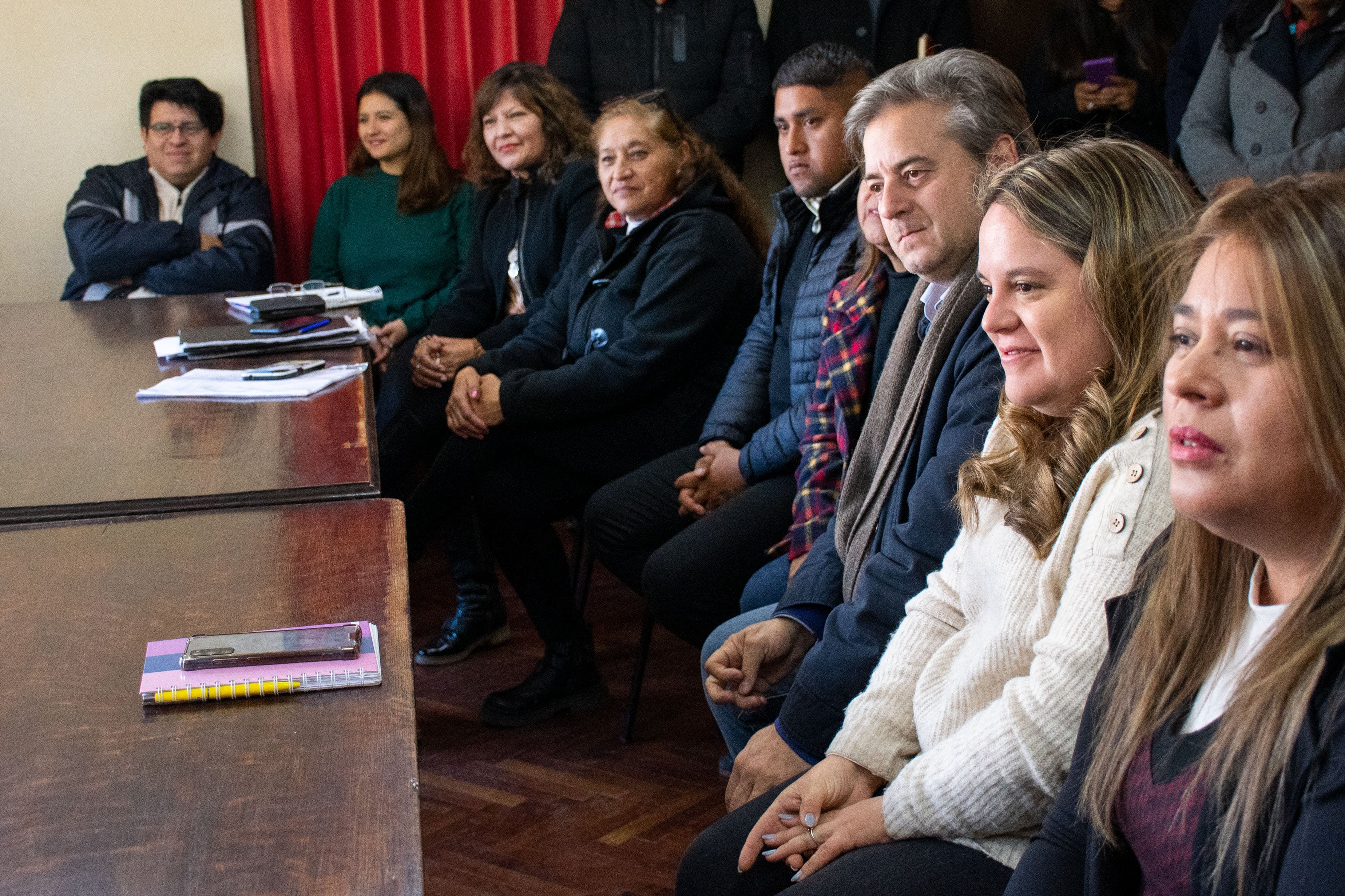 Miembros de los diferentes bloques parlamentarios recibieron a la comitiva del Consejo Vecinal en su primera visita institucional al Deliberante.