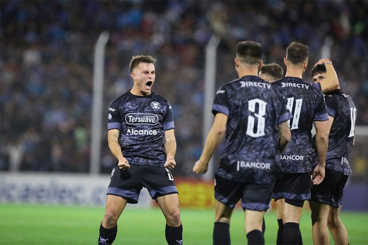 Belgrano mantiene lejos de la cima a Instituto y a los tucumanos