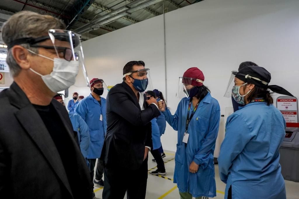 La visita del Ministro de Desarrollo Productivo de la Nación, Matías Kulfas y el intendente Walter Vuoto realizaron una recorrida a las plantas fábrica Newsan de la ciudad.