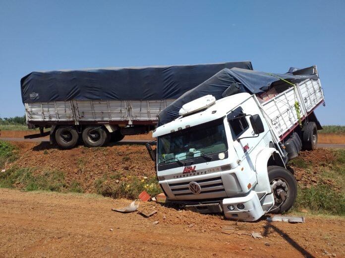 Siniestro vial en Garupá dejó daños materiales.