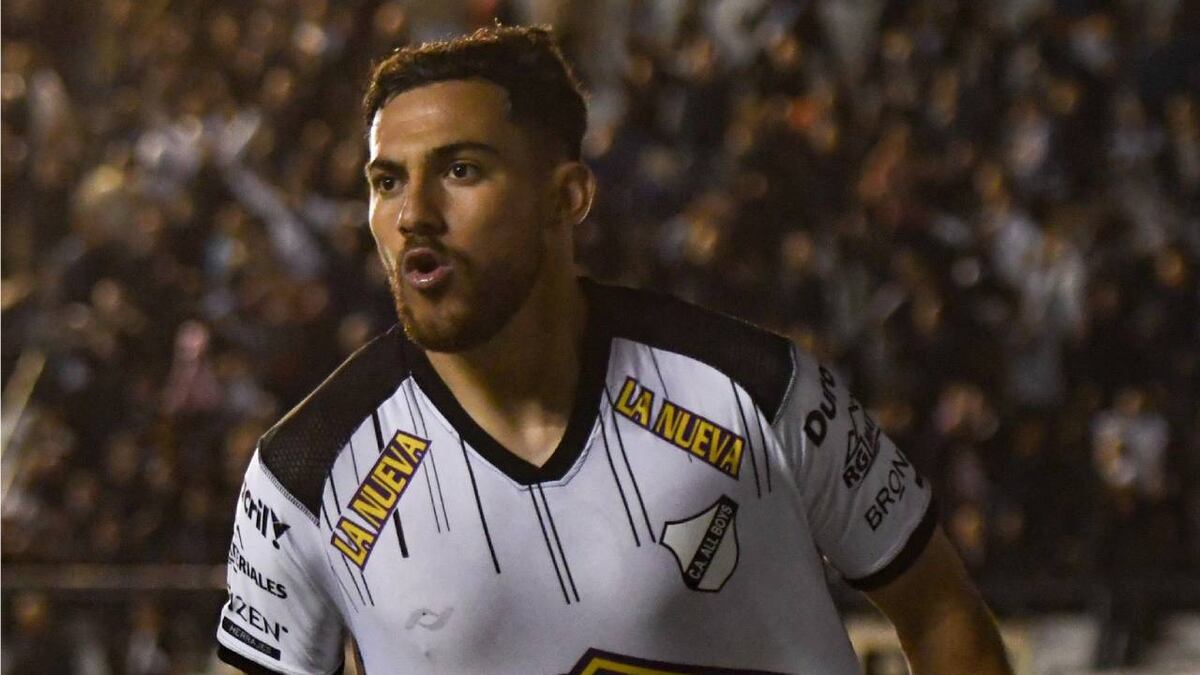 Rosario Central apuntó al goleador Octavio Bianchi para potenciar su ataque