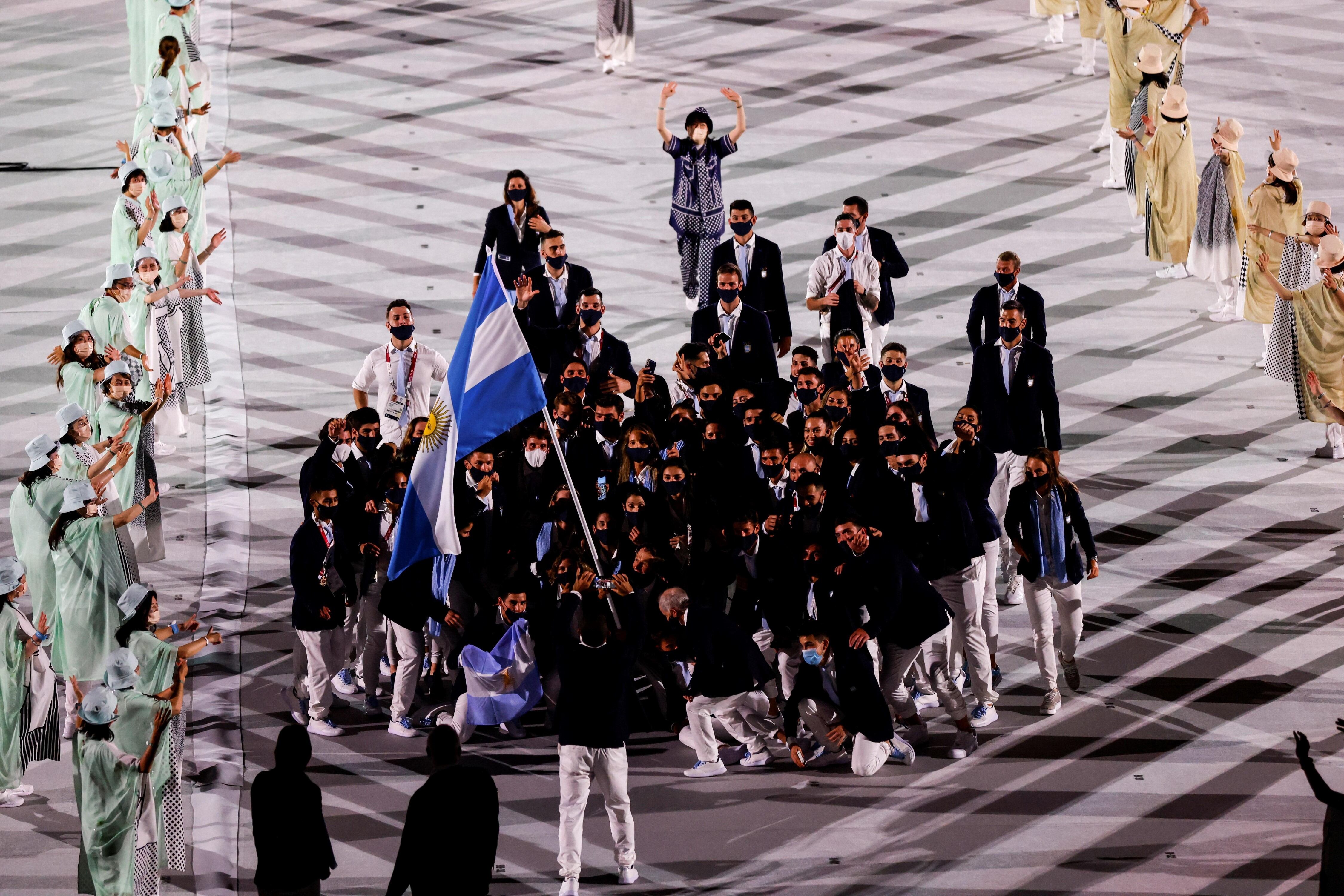 La alegría de la delegación argentina en la ceremonia inaugural de los Juegos Olímpicos Tokio 2020.