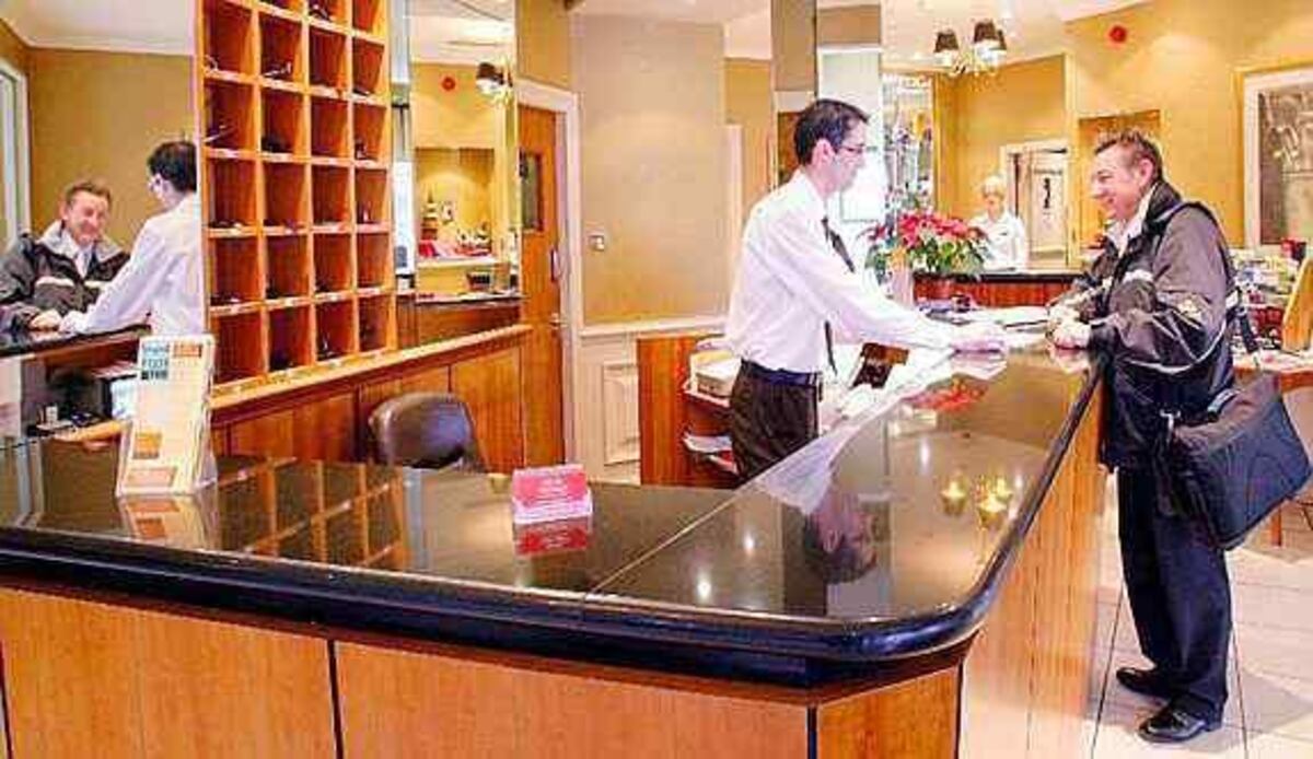 Piden vacunas para el sector hotelero y gastronómico de la provincia