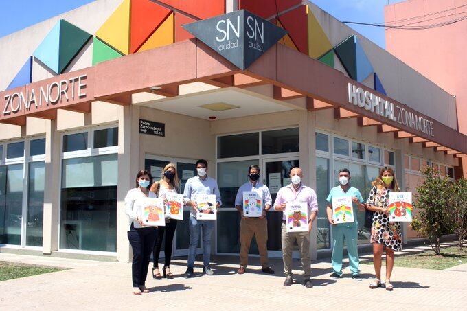 La fachada del Hospital Zona Norte de San Nicolás, donde se lo puede ver a Walter Montenegro casi en el centro de la foto. Twitter @Realidad_24