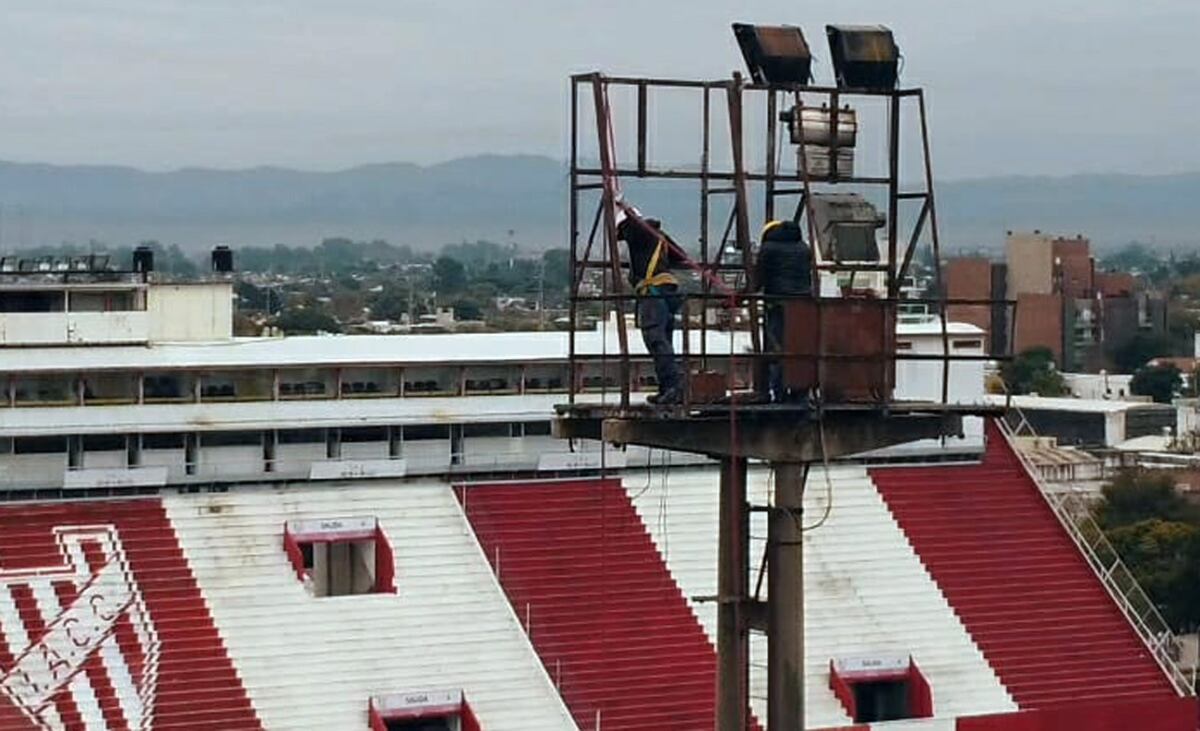 Comenzó la primera etapa para convertir a la cancha de Instituto en un estadio inteligente