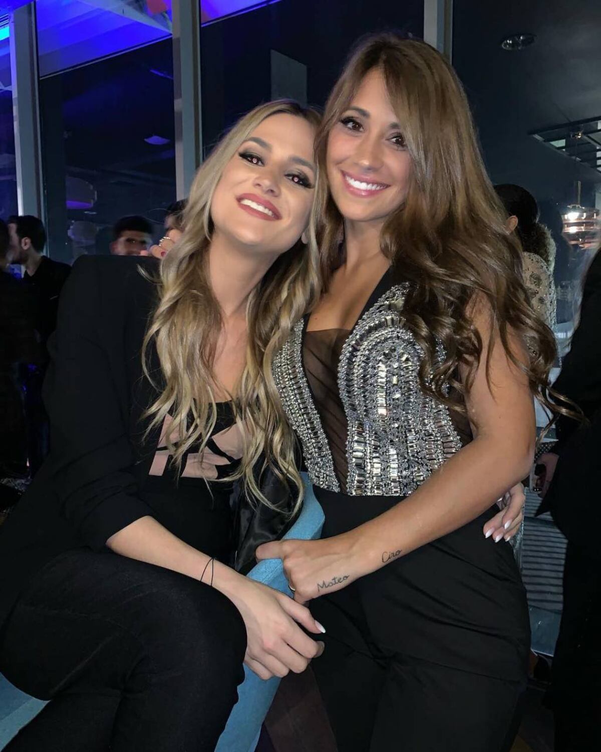 Antonela Roccuzzo celebró cumpleaños de Elena Galera al estilo “Friends”