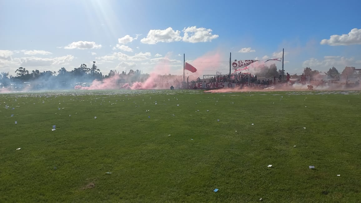 Festejos e incidentes en la final entre Ciclista y Quilmes en Chaves