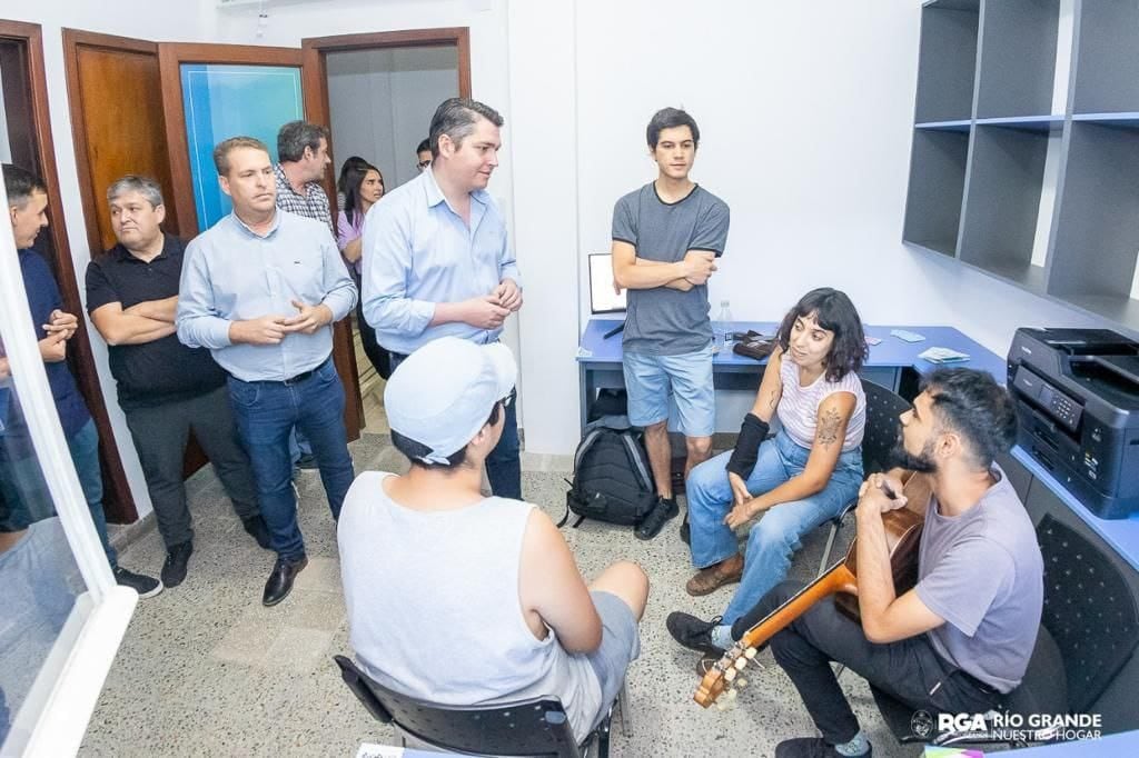 Reinauguración de la Casa de Jóvenes Fueguinos “Rodrigo Bolívar” en La Plata.