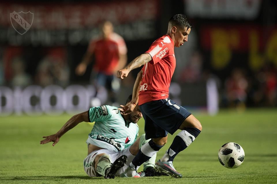 Menéndez, otra de las figuras que llegaron a Independiente y aún mantienen deudas. 