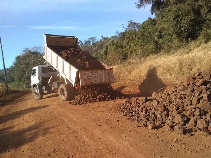 Vialidad Provincial se encuentra en obras sobre la Ruta Provincial N°16.