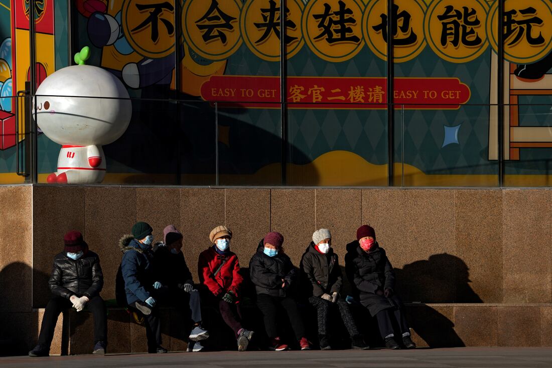 China anunció un récord de casos ante una nueva ola de la variante Omicrón.