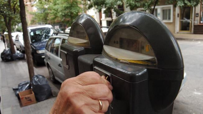 Ciudad planea liberar el estacionamiento en las calles para descomprimir el transporte público