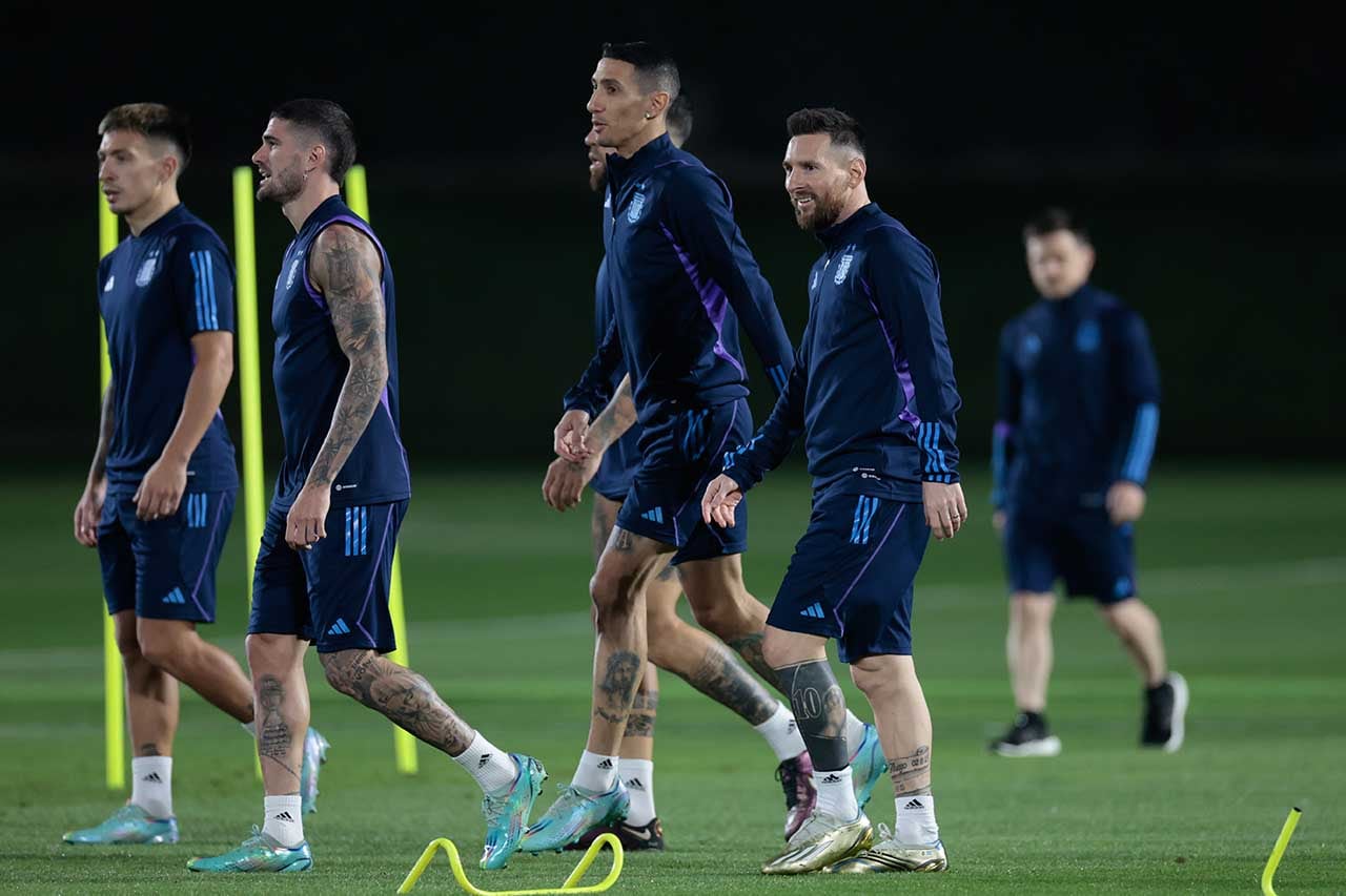 Entrenamiento de la Selección Argentina antes del partido contra Croacia en el Mundial de Qatar. Foto: EFE.