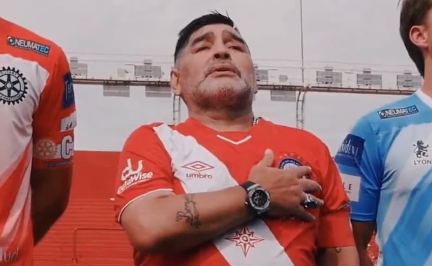 Argentinos Juniors y un emotivo homenaje a Diego Maradona por su cumpleaños. (Foto: Captura)