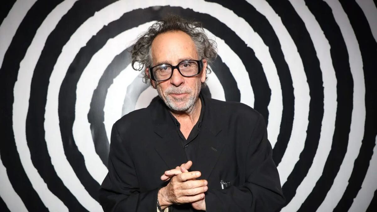 Tim Burton le dijo sí al amor: esta es la nueva pareja del director