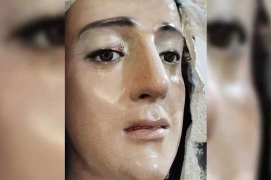 Una nena descubrió que salían lágrimas de la estatua.