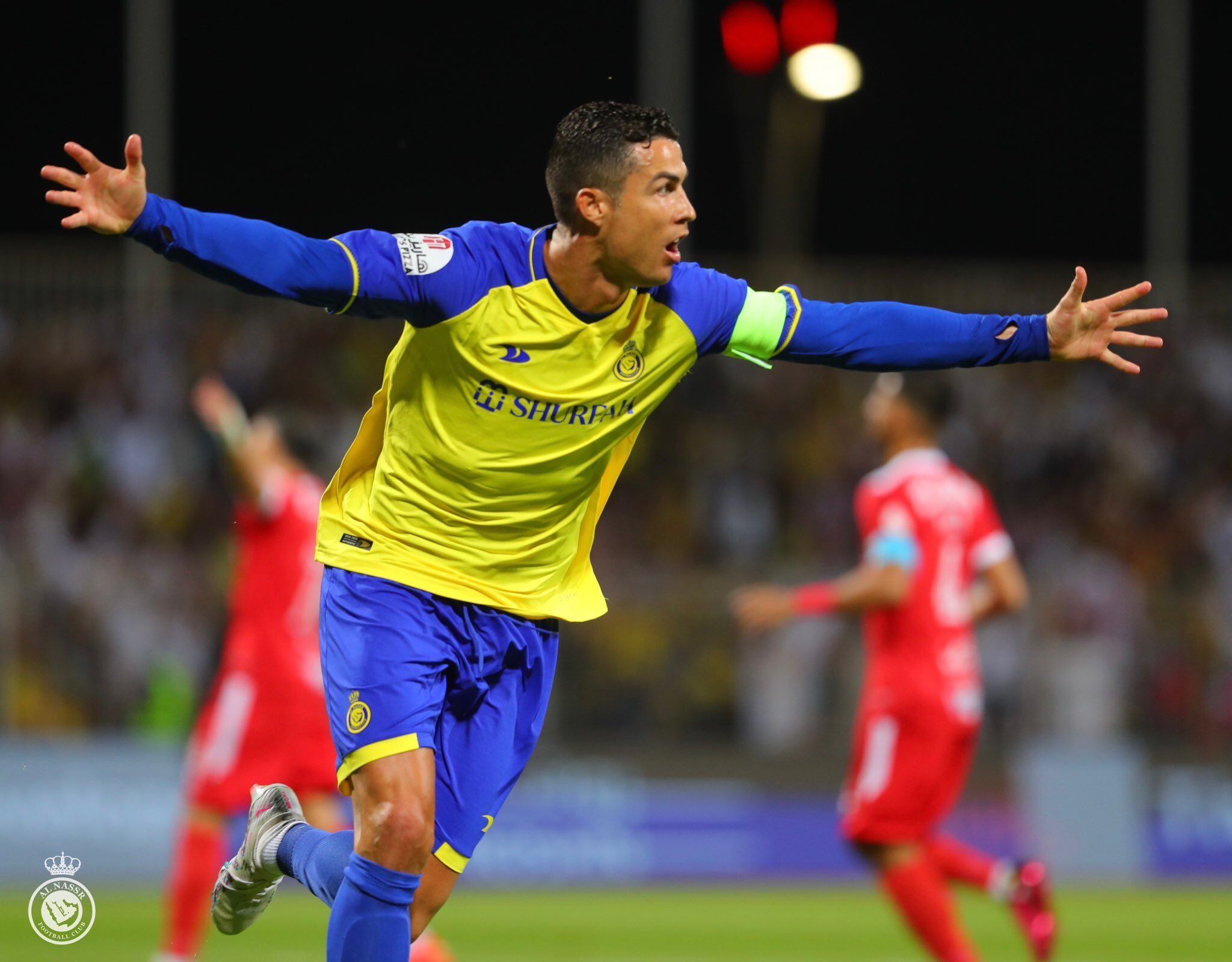 Cristiano Ronaldo festejando con la camiseta de Al Nassr