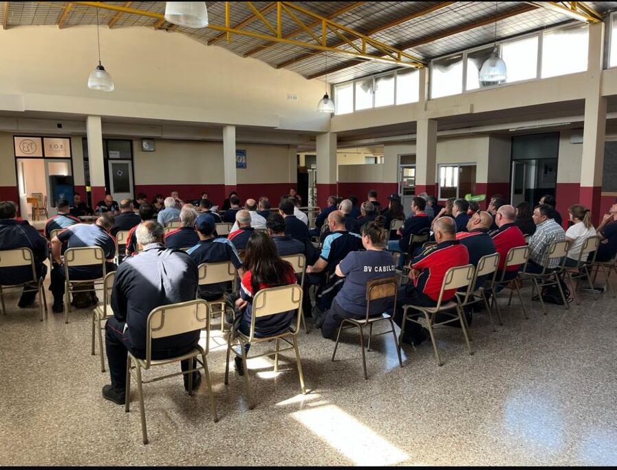 Bomberos de Tres Arroyos participaron de la reunión de la Federación de Asociaciones