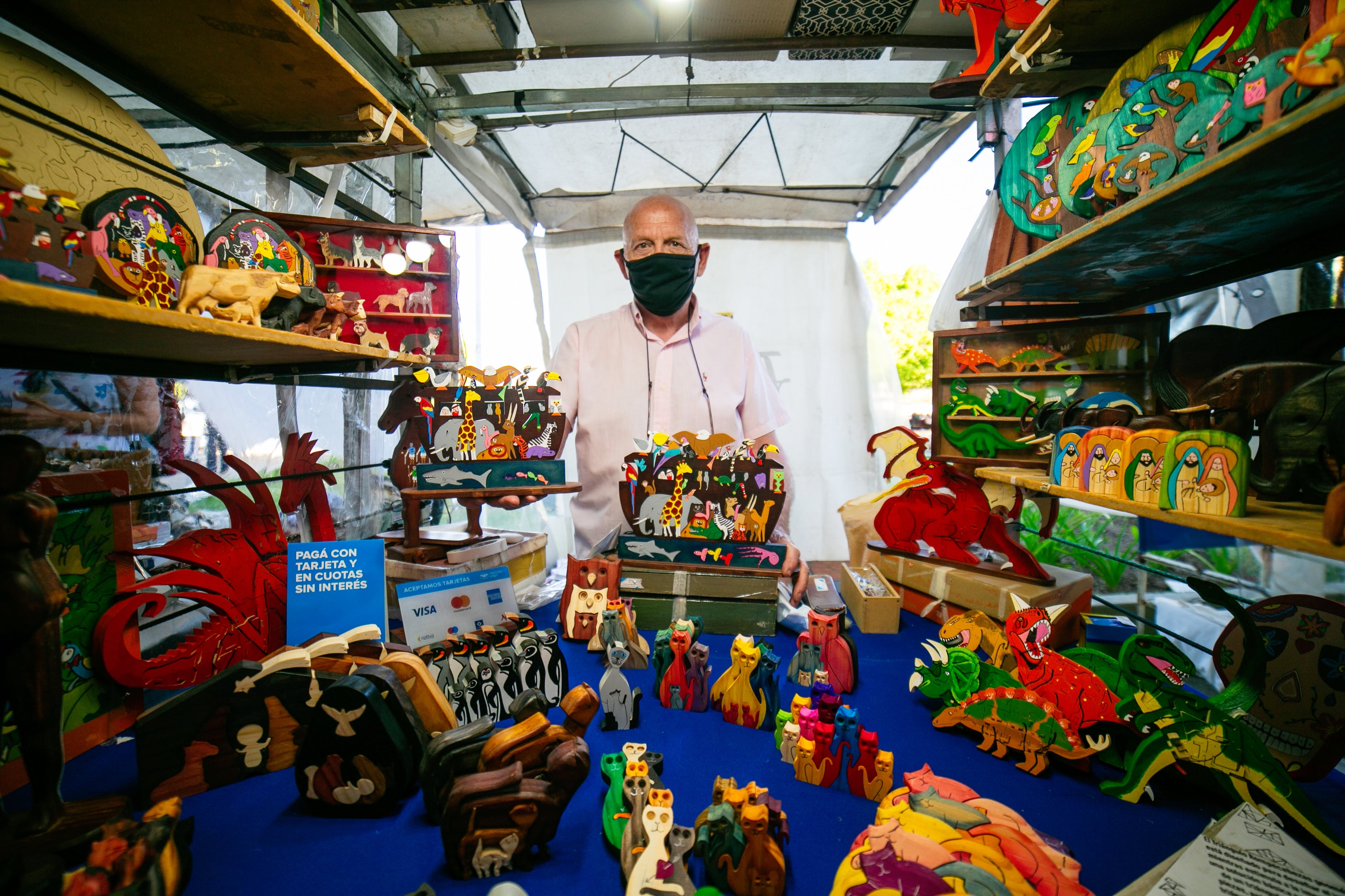 Los porteños volvieron a disfrutar de las ferias de artesanos y manualistas.