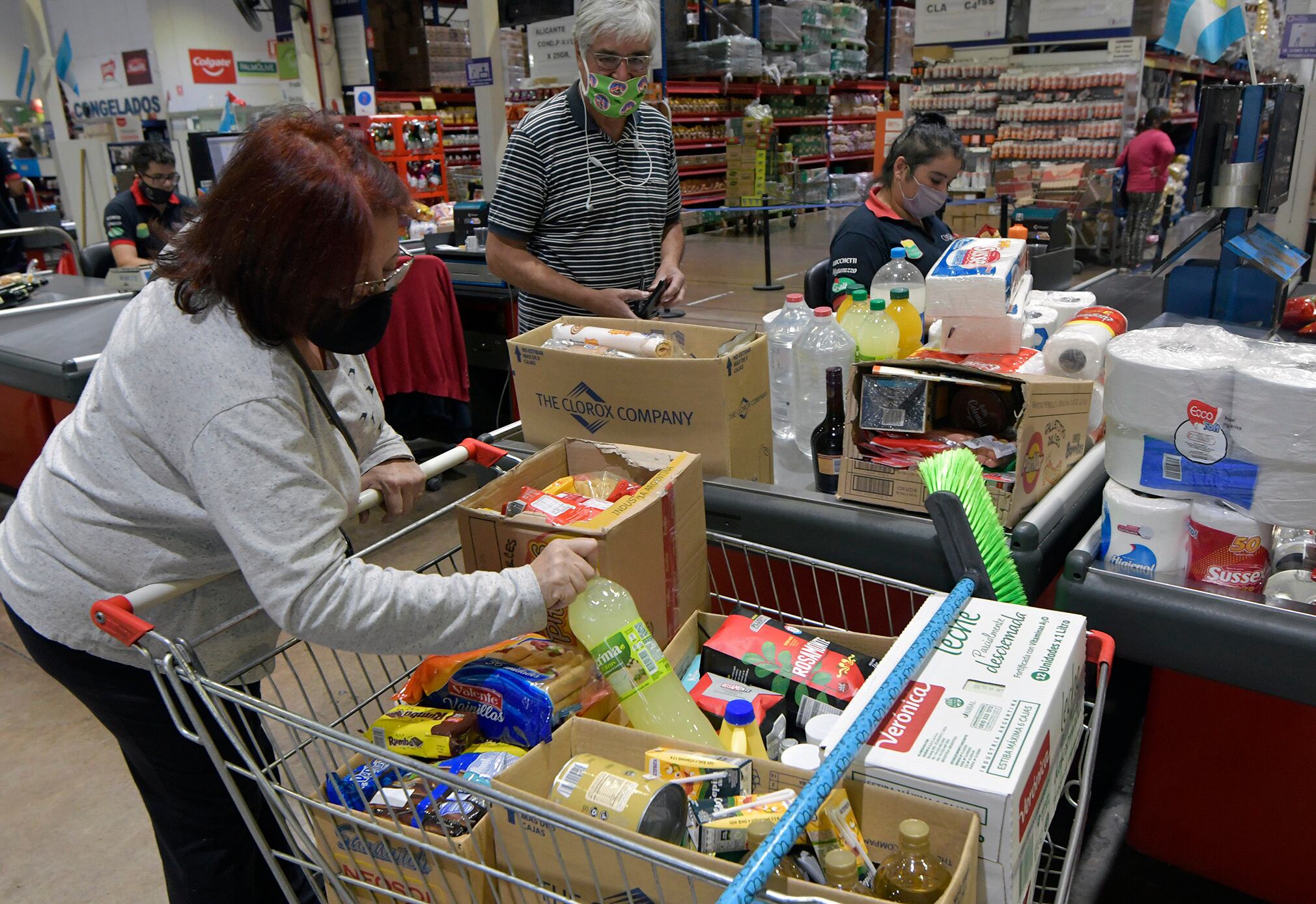 Para no ser pobre, una familia necesitó en octubre superar los $139 mil de ingresos. Foto: Orlando Pelichotti / Los Andes.