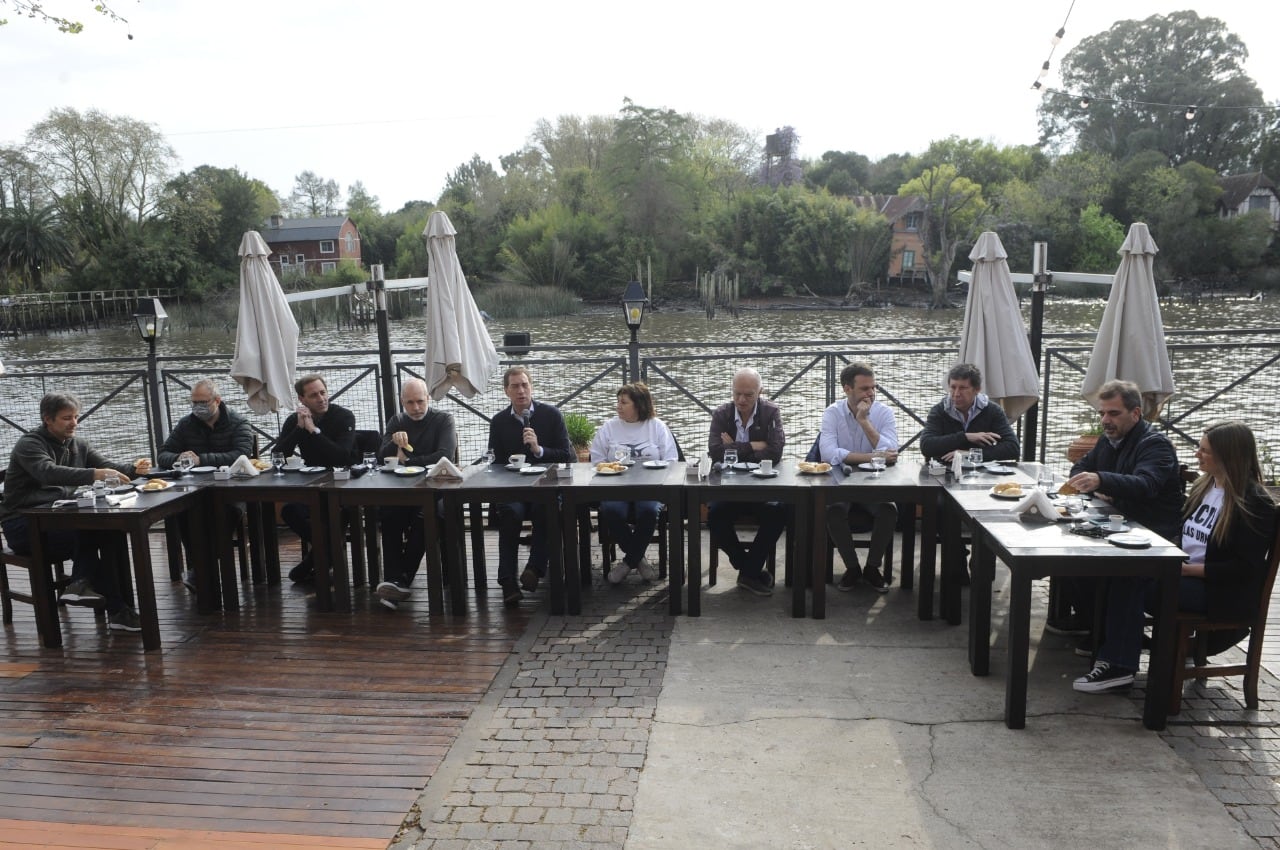 Desayuno de Juntos por el Cambio en Tigre, encabezado por Diego Santilli, precandidato a diputado nacional por la provincia de Buenos Aires.