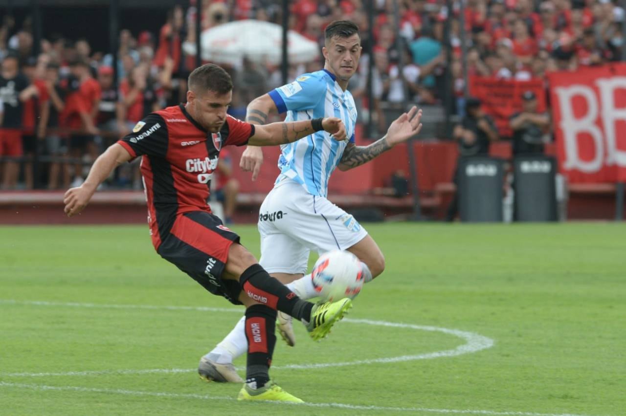 Newell's le ganó a Atlético Tucumán por 4 a 0 en la fecha 5 de la Copa de la Liga Profesional 2022. Julián Fernández jugó como titular.