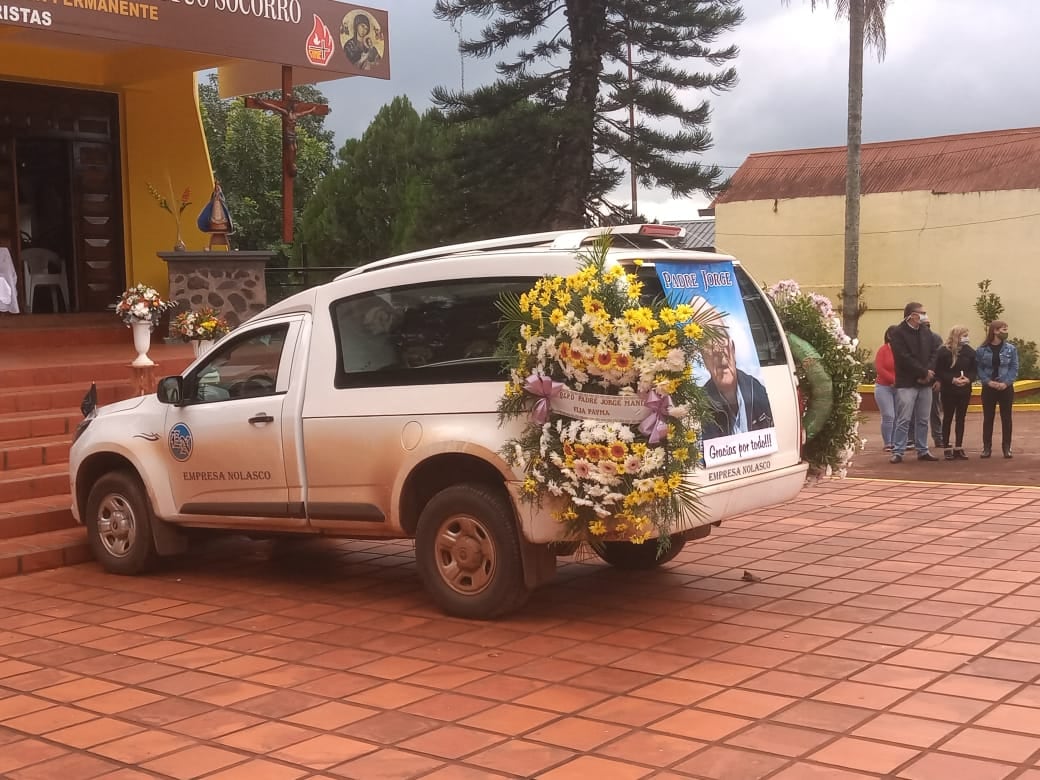 Caravana de despedida del padre Jorge Maniak