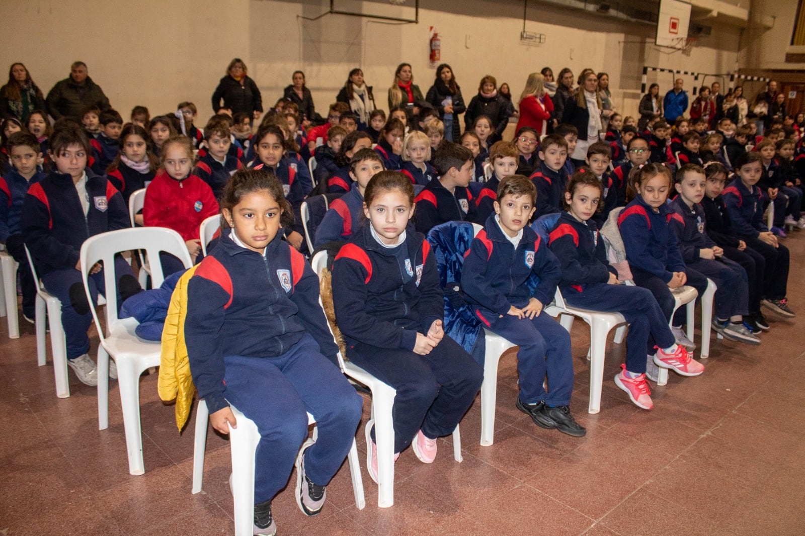 Acto Oficial del Día de la Bandera en el Colegio Holandés de Tres Arroyos