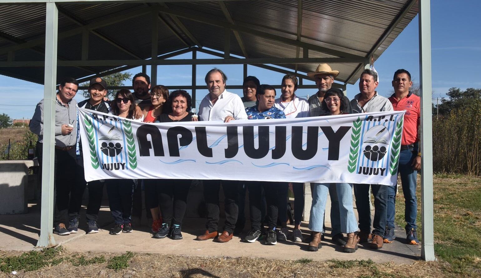 La dirigencia de APL Jujuy realizó un almuerzo de camaradería con motivo del Día del Padre, con el vicegobernador Bernis y el diputado Jubert como invitados especiales.