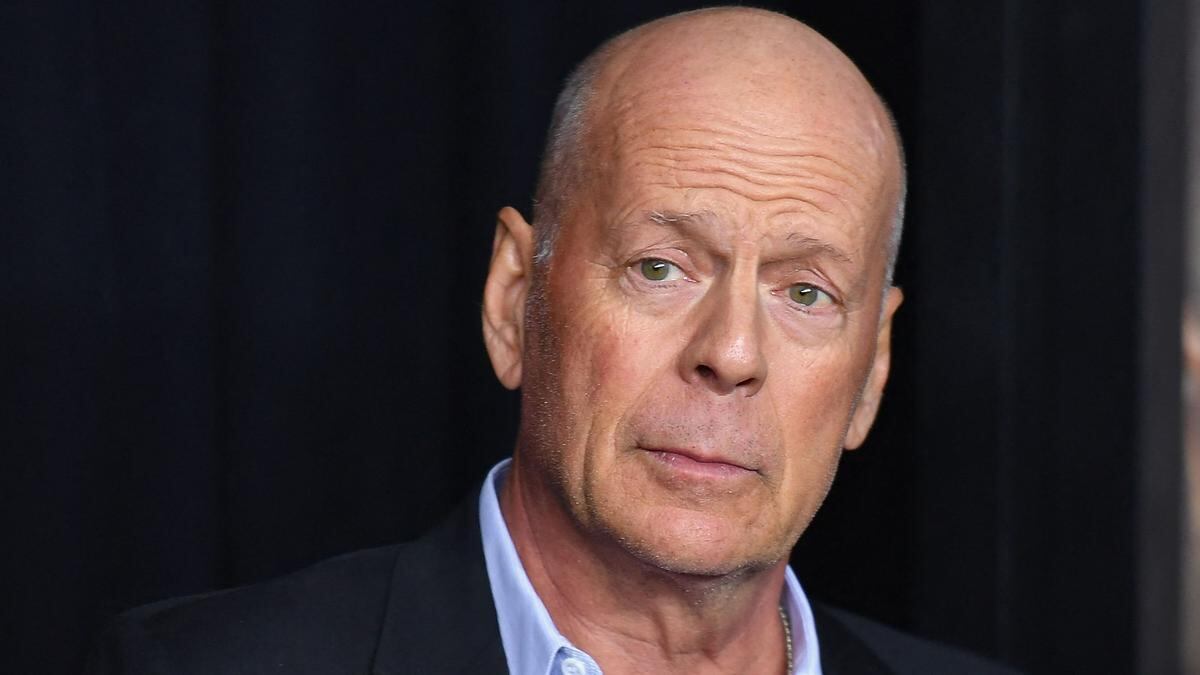Reapareció Bruce Willis en las calles de Los Angeles: así se encuentra el actor tras su diagnóstico