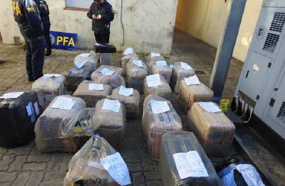 Dos millones de pesos en mercadería incautada por la PFA en Paso de los Libres.