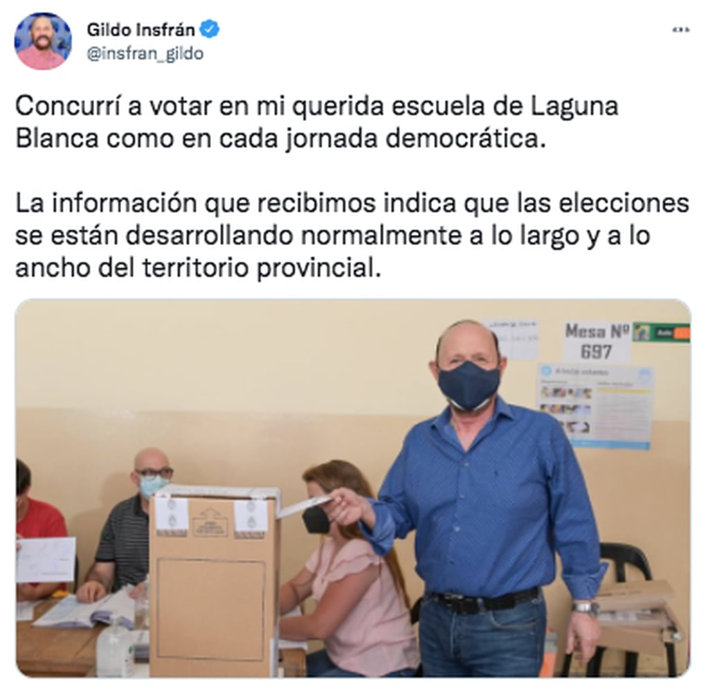 Gildo Insfrán cumplió con su voto en Laguna Blanca, su ciudad natal.