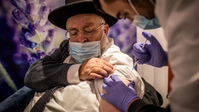 Vacunación en Israel. (Archivo / AP)