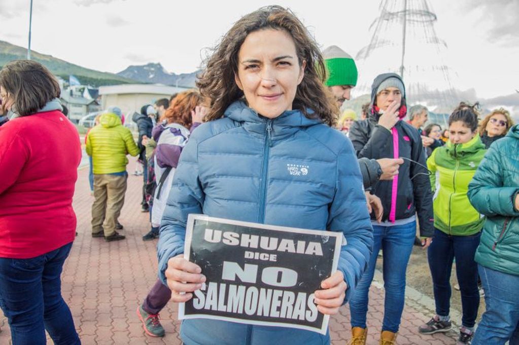 Manifestación "No a las Salmoneras en el Beagle" - Ushuaia.