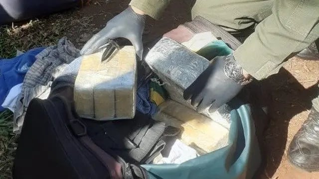 Colonia Victoria: detuvieron a un paraguayo que viajaba en micro mientras transportaba 12 kilos de marihuana