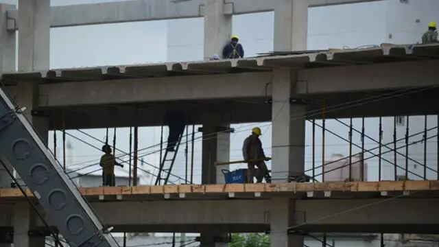 Construcción. El “costo Córdoba” representa 15 por ciento de la inversión que requiere un edificio en barrio Güemes. (Nicolás Bravo / Archivo)