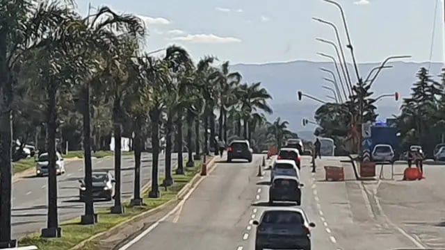 Ingreso a Villa Carlos Paz por autopista.