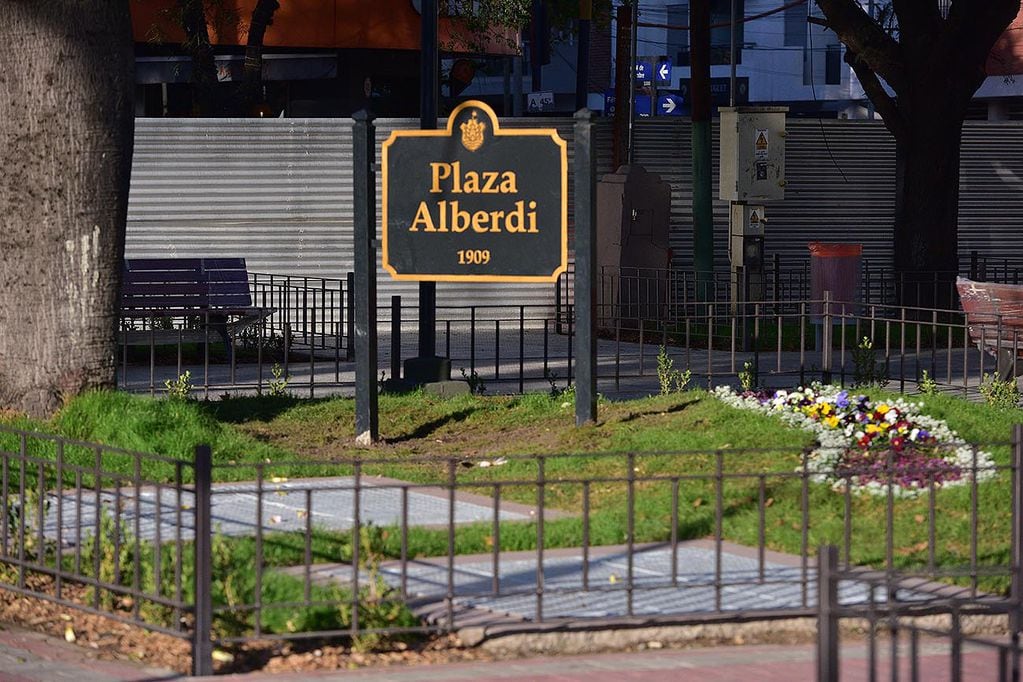 Plaza Alberdi.